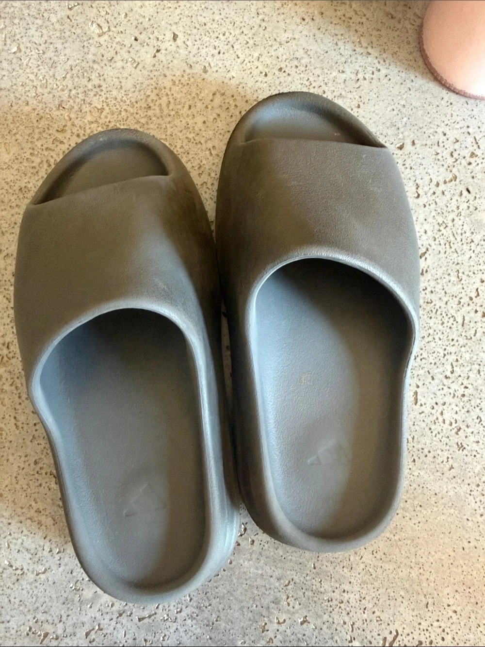 Yeezy yeezy slides charcoal-real not knock offs